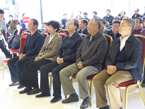 谭贵清应邀参加在中国文联文艺家之家举办的“庆祝十九大不忘初心跟党走 企业优秀书画作品展”活动现场照片4.JPG