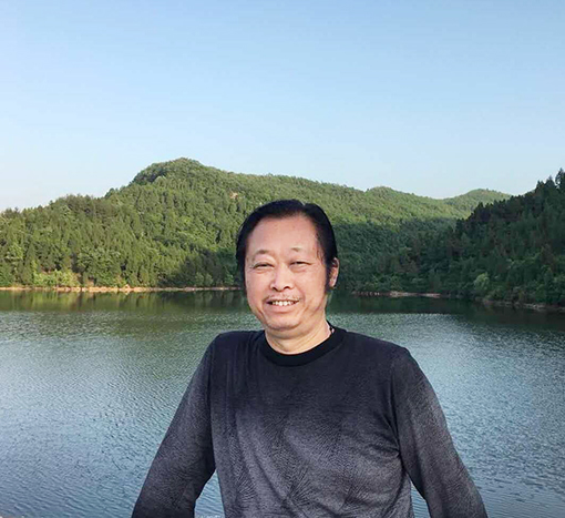 吴亚珉个人照片.jpg