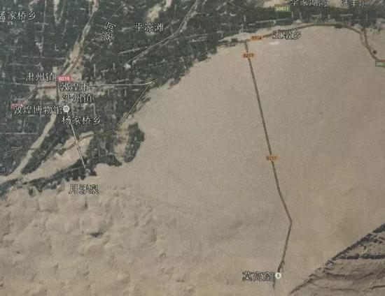 图3  敦煌市与敦煌石窟所在地三危山相对位置图
