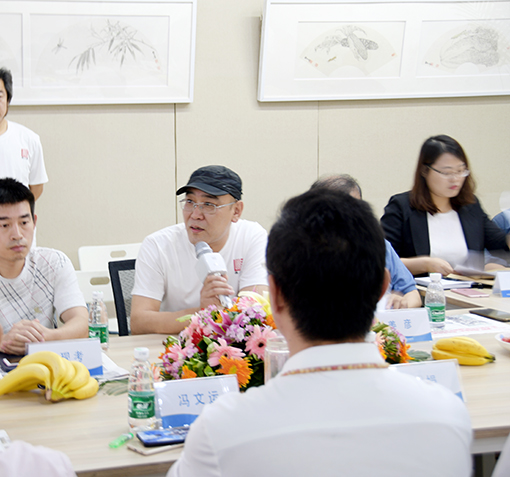 名人堂画馆馆长鲁双喜代表发言.JPG