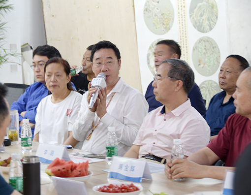 冯文运代表发言.JPG