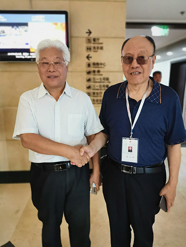 与中国书画家联谊会王子忠主席留影.jpg