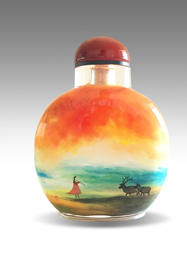万欢内画鼻烟壶作品《夏》正面 规格：9.4cmx7.5cmx3cm 创作年代：2018年.jpg