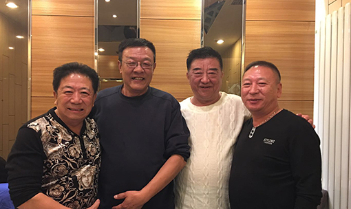与《年轮》导演邓迎海合影，四，与导演乔和平合影。.jpg