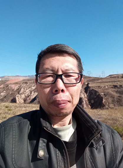 何振业照片.jpg