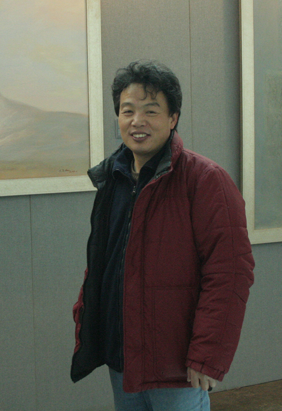 王玉山与自己作品.JPG
