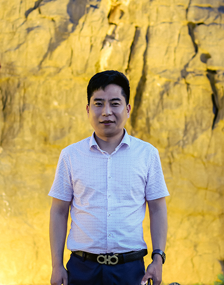 吕海令个人照片.jpg