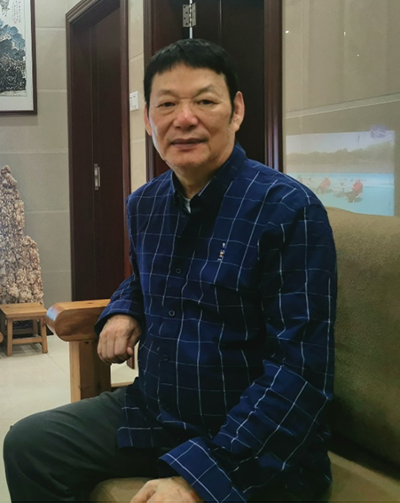 颜才现个人照片.png