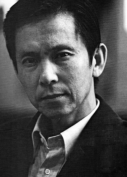 何家英照片.jpg