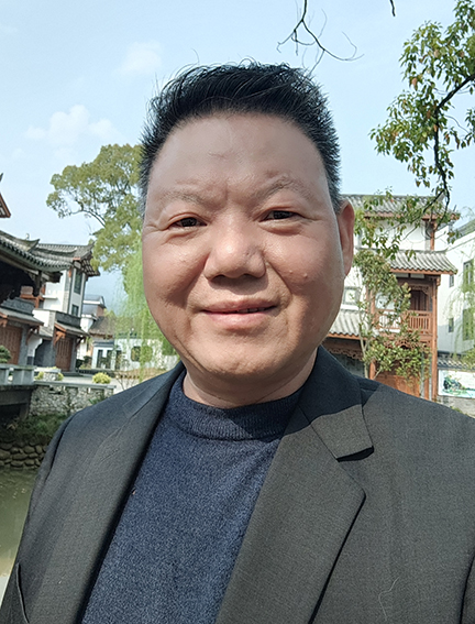 陈建新个人照.jpg