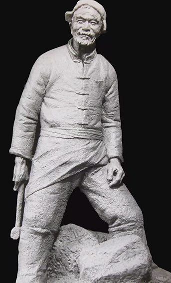 胡锡乾作品《老石工》 石膏 髙120㎝.jpg