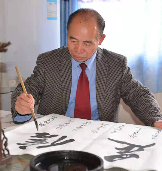 陈佼荣.jpg