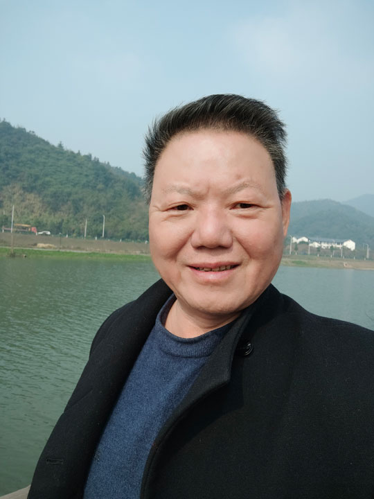 陈建新个人照.jpg