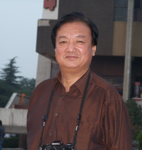 费业钟