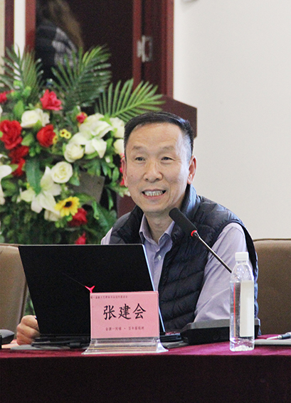 2、中国书法家协会副主席、天津市文联副主席、天津市书法家协会主席张建会做题为《简析隶书研习与创作》主题演讲.jpg