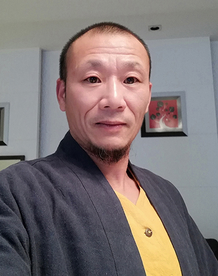骆伟华个人照.jpg