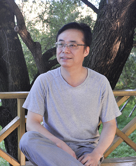 梁鑫岐个人照.jpg