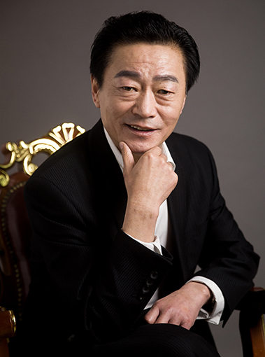贾臻